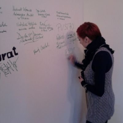 Warszawa 05.12.2009 akcja PCK ?Miss Landmine - Okaleczone Piękno?